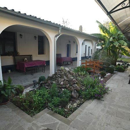 Hotel Eco Rural Tourism Association Skorenovac Exterior foto