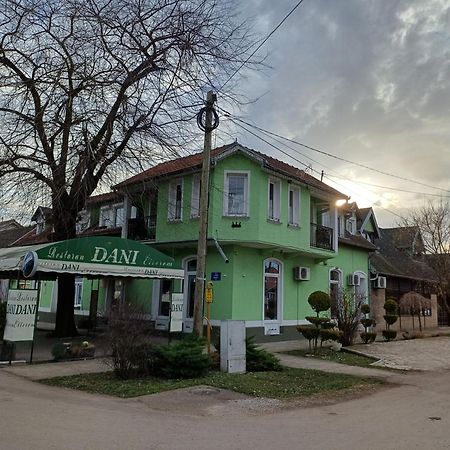 Hotel Eco Rural Tourism Association Skorenovac Exterior foto