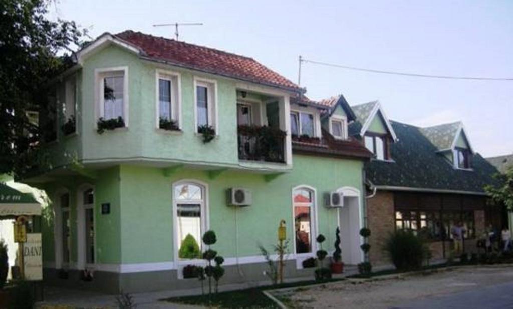 Hotel Eco Rural Tourism Association Skorenovac Exterior foto
